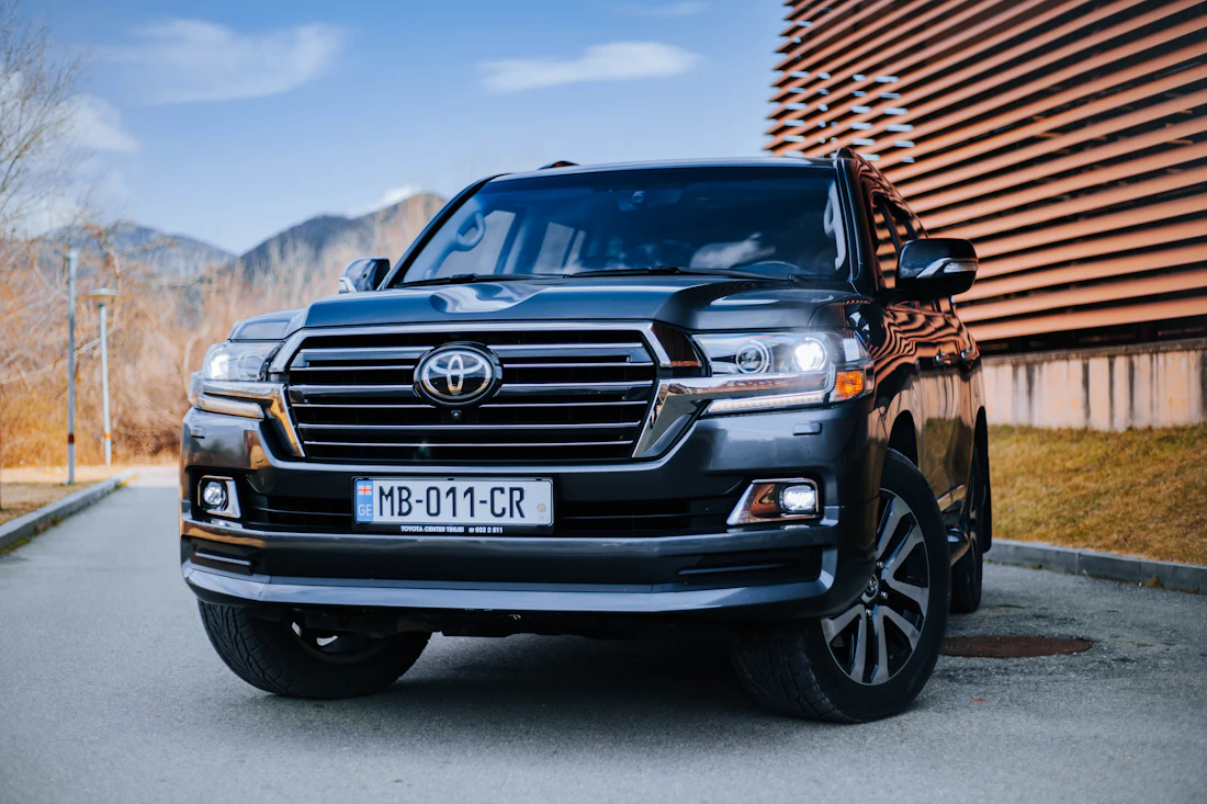 Toyota Land Cruiser V8, available to rent at Best Way Clifton